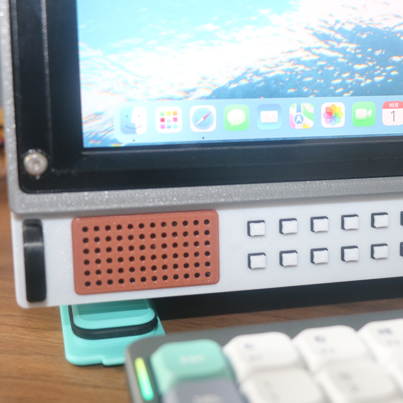 Table retro monitor CRT replic - đánh giá và giá Retro Gaming Pc Case